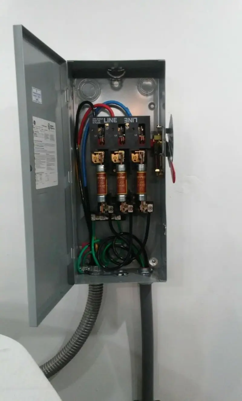 Three-phase disconnect switch installed for Electrical Wiring & Rewiring in Midway City